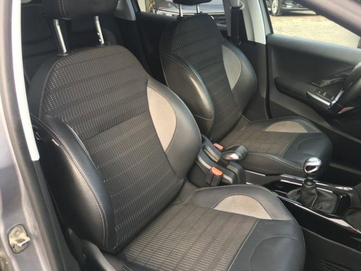 Peugeot 2008 1.2 puretech Allure s&s 130cv eat8 (11)