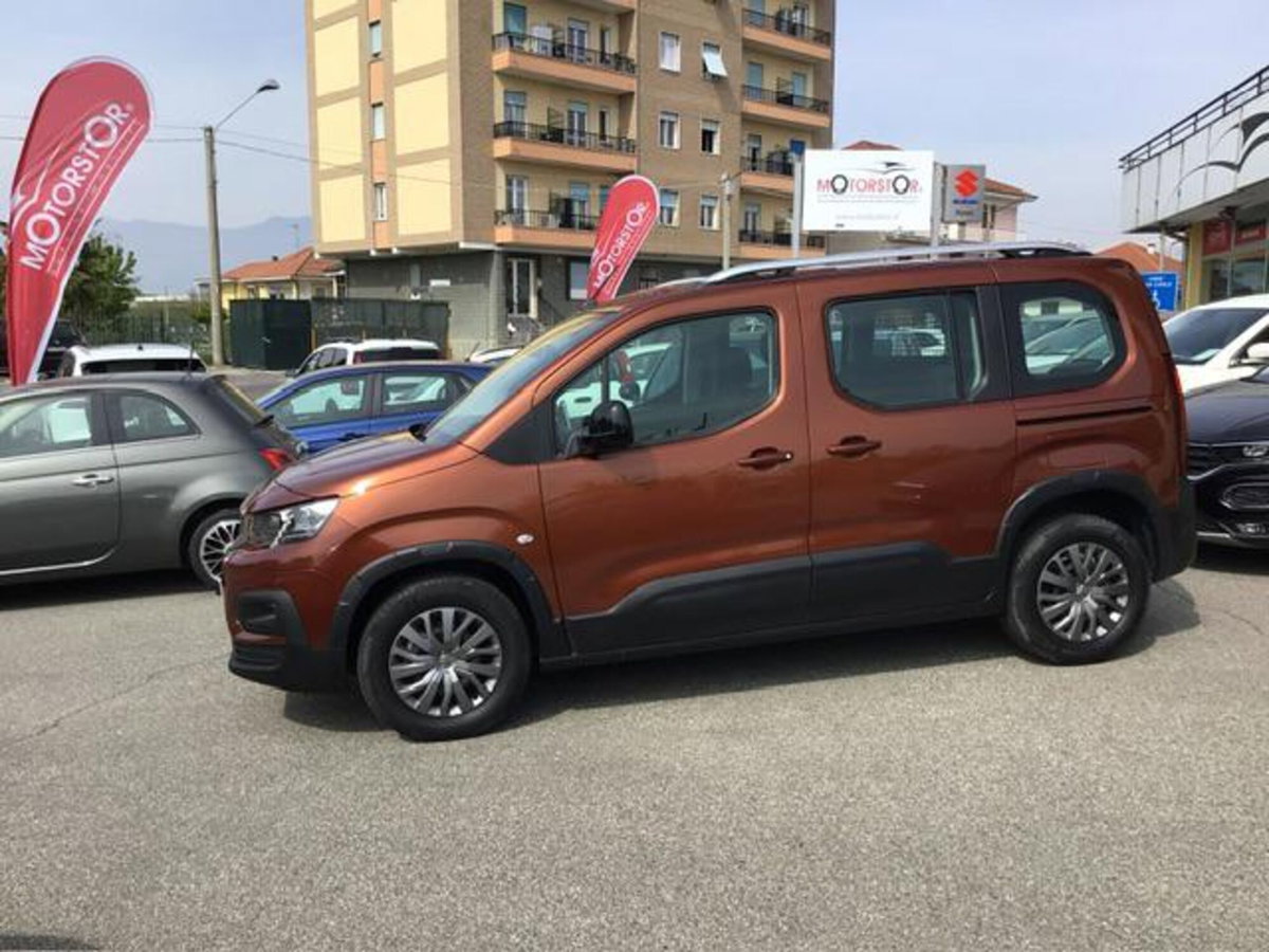 Peugeot Rifter Long 1.5 bluehdi Allure 130cv eat8 (12)