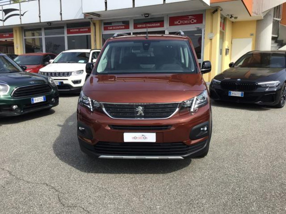 Peugeot Rifter Long 1.5 bluehdi Allure 130cv eat8 (13)
