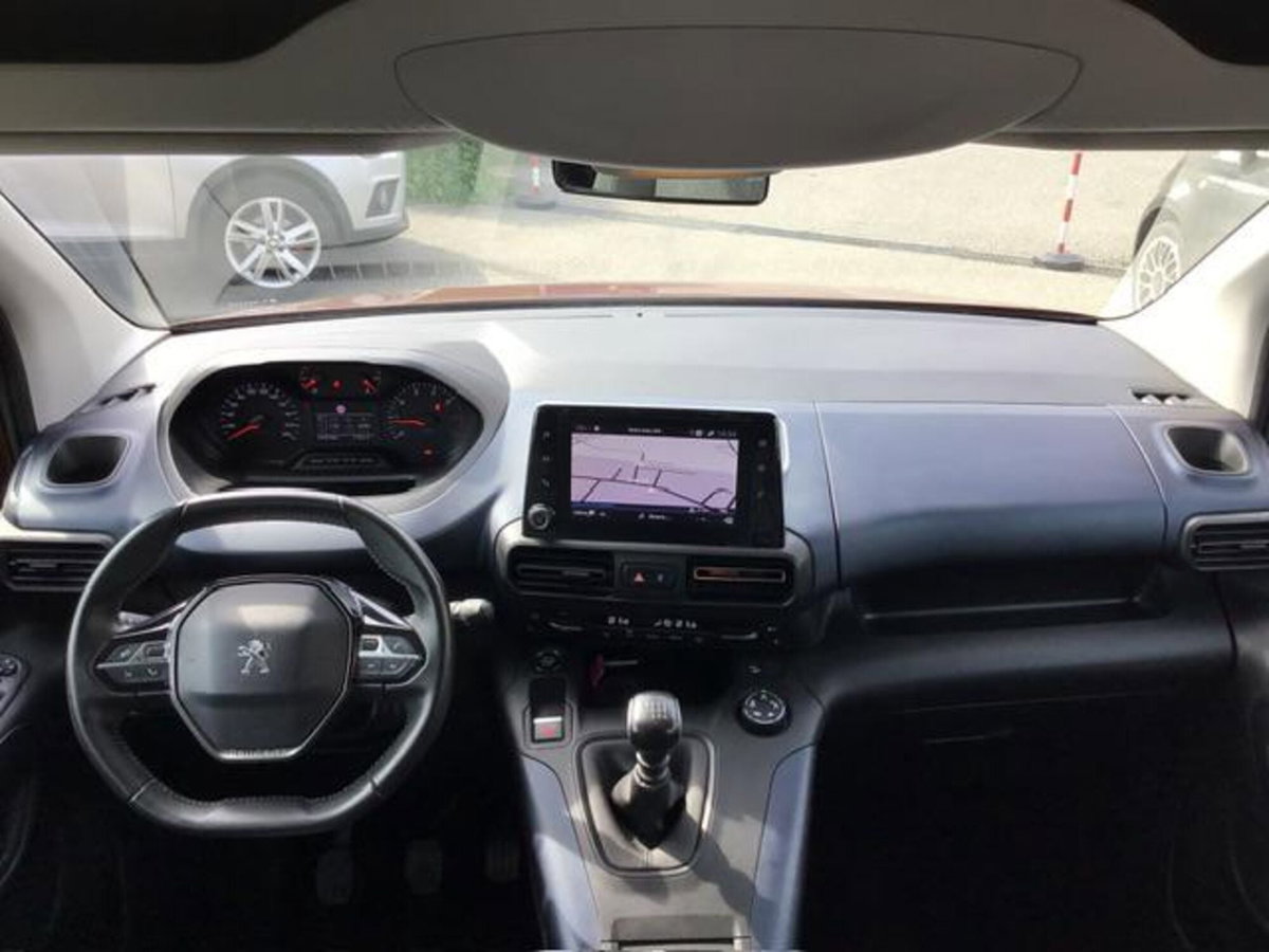 Peugeot Rifter Long 1.5 bluehdi Allure 130cv eat8 (9)