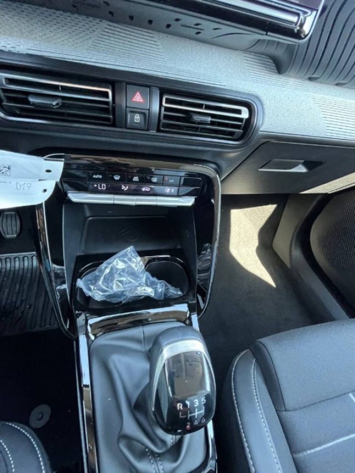 Citroen C3 1.2 puretech turbo Max 100cv s&s (16)