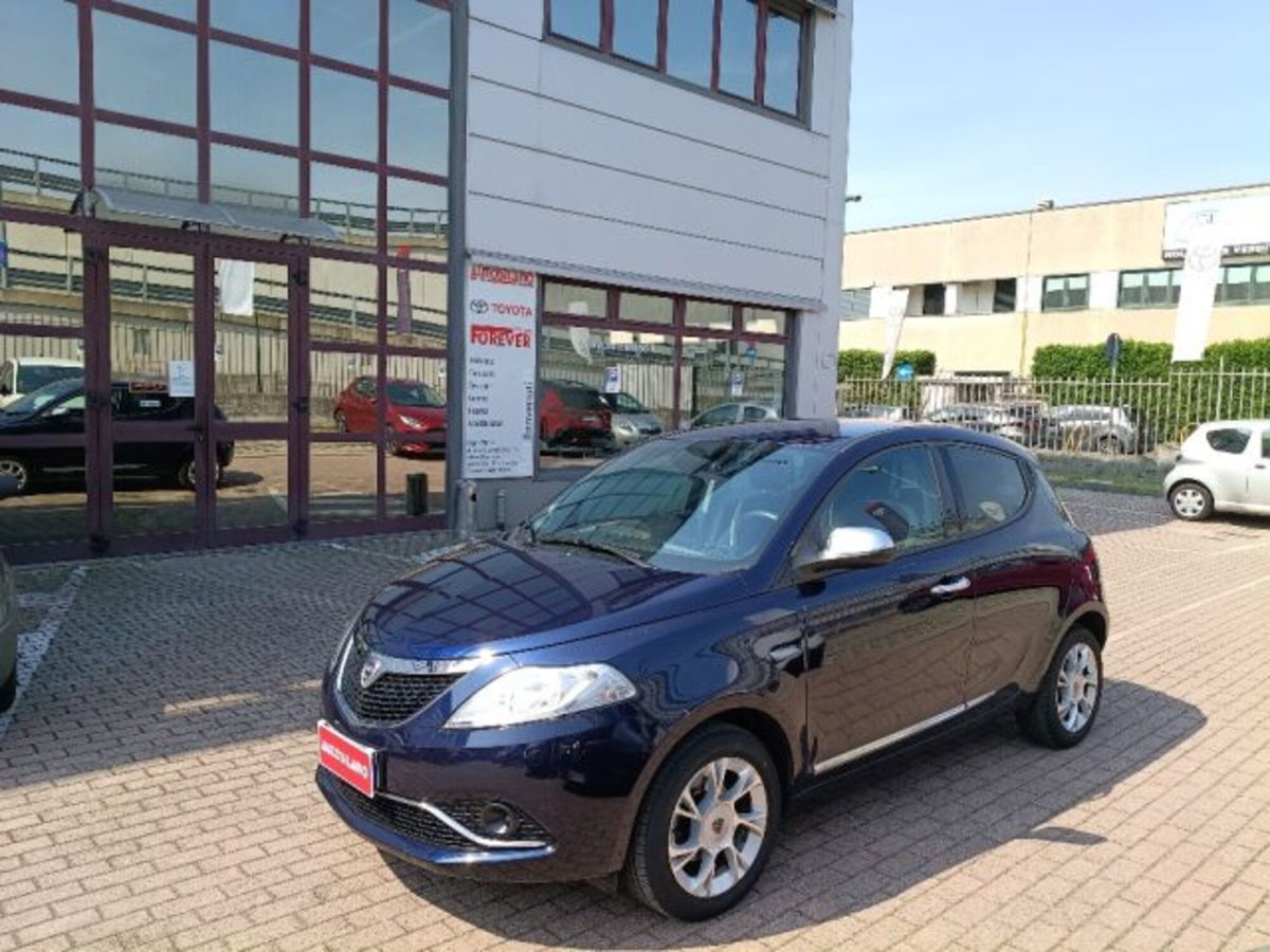 Lancia Ypsilon 1.2 69 CV 5 porte Platinum