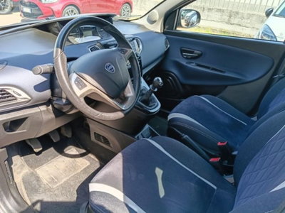 Lancia Ypsilon 1.2 69 CV 5 porte Platinum (10)