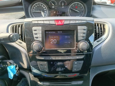Lancia Ypsilon 1.2 69 CV 5 porte Platinum (15)