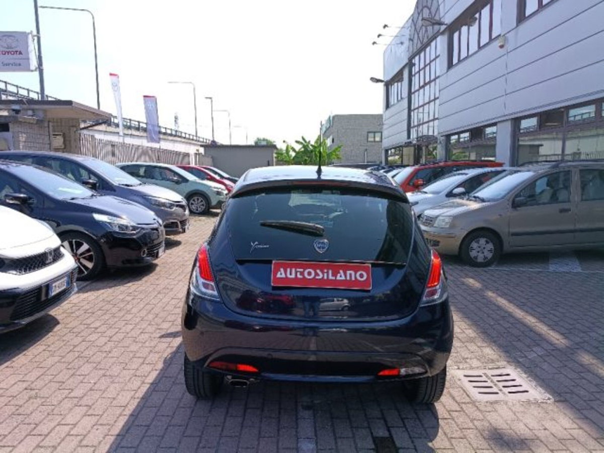 Lancia Ypsilon 1.2 69 CV 5 porte Platinum (6)