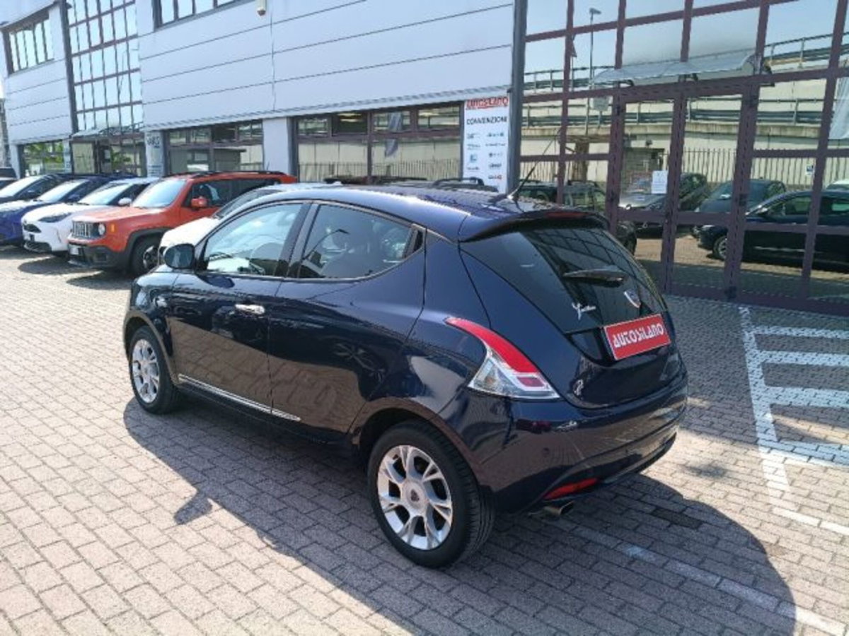 Lancia Ypsilon 1.2 69 CV 5 porte Platinum (7)