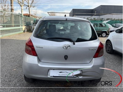 Toyota Yaris 1.0 5 porte Navi (5)