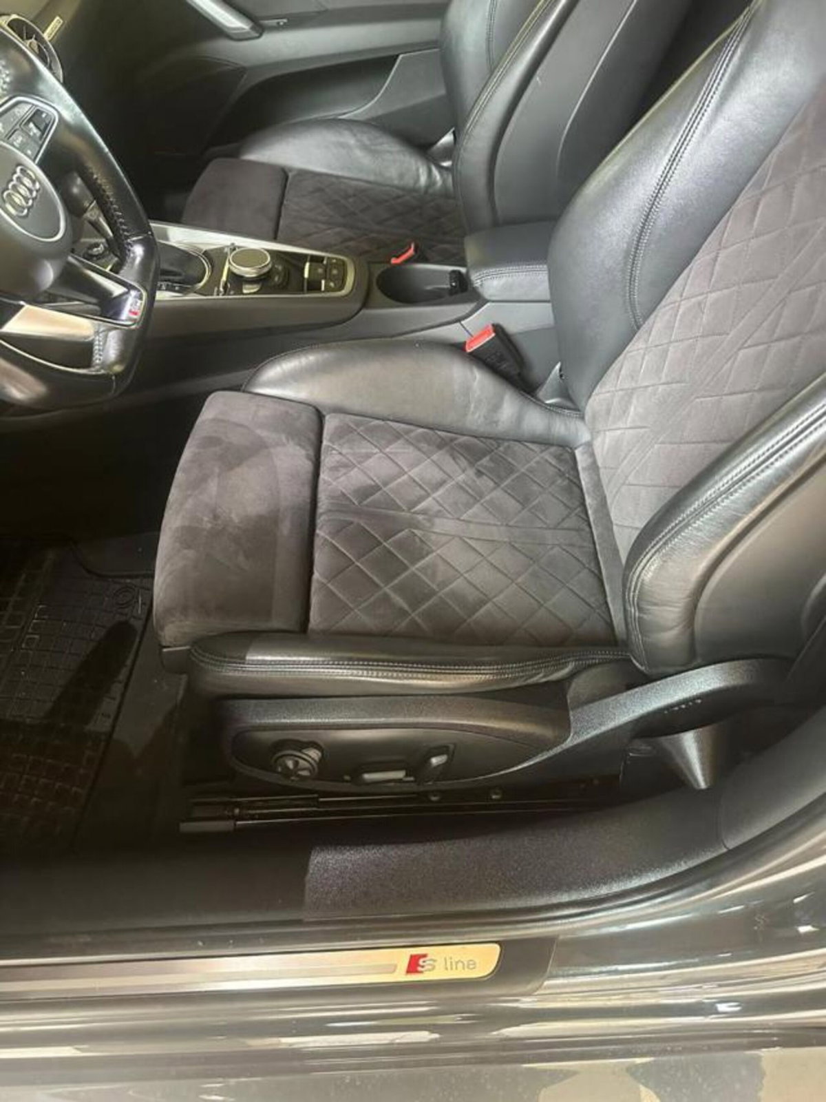 Audi TT Cabrio 2.0 TFSI quattro S tronic S line (10)