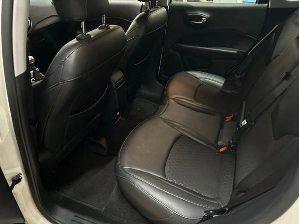 Jeep Compass 1.6 Multijet II 2WD Limited (17)