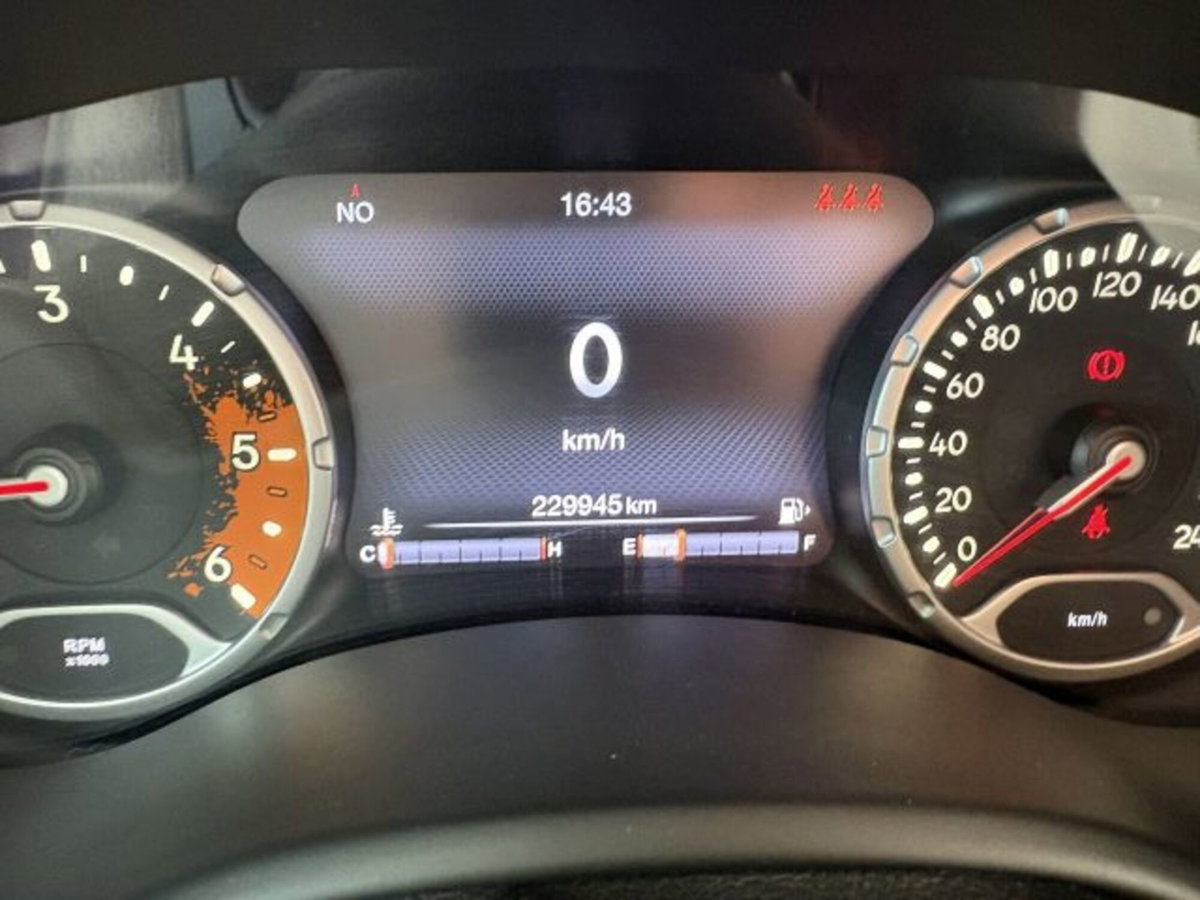 Jeep Renegade 2.0 Mjt 140CV 4WD Active Drive Limited (11)