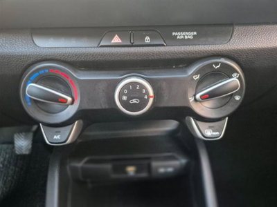 Kia Stonic 1.2 DPI Urban (11)