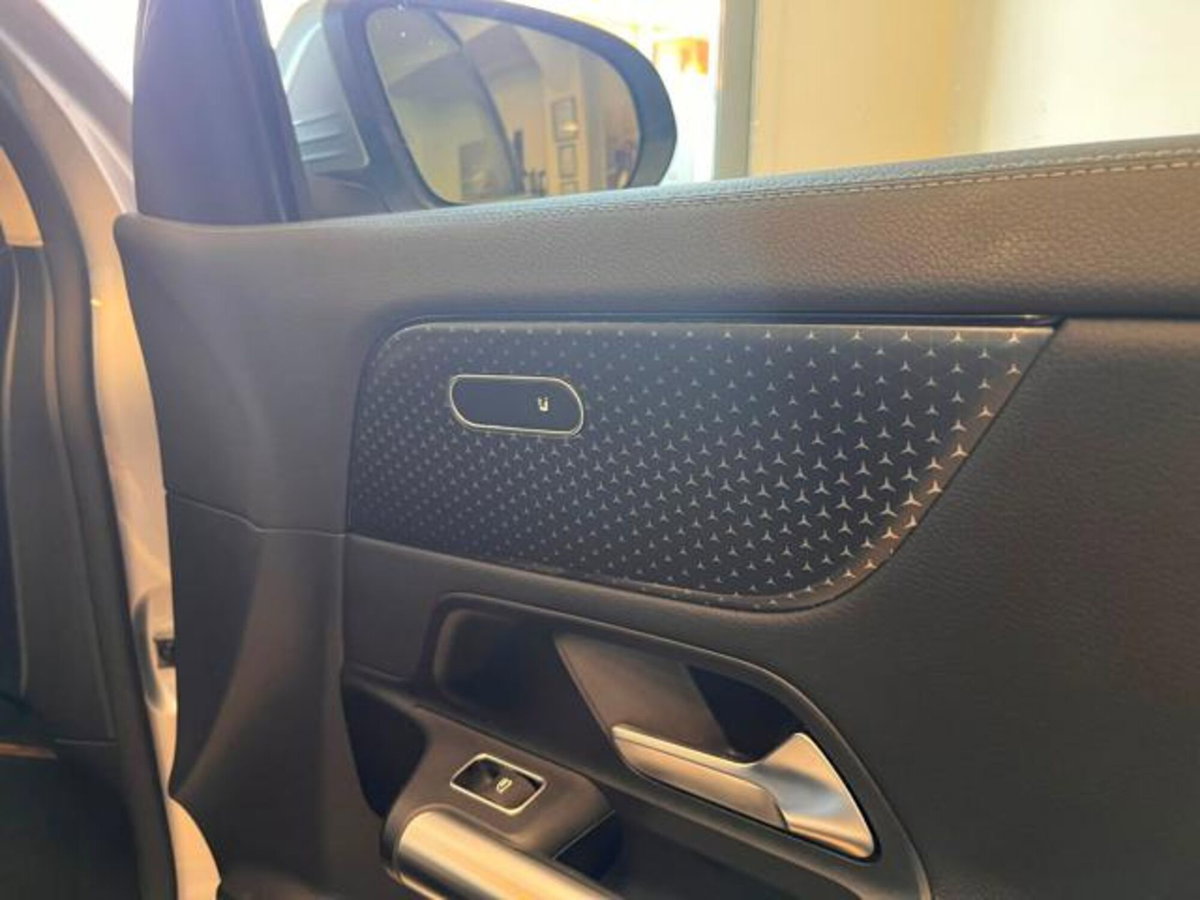 Mercedes-Benz GLA SUV 180 d Progressive Advanced Plus auto (12)