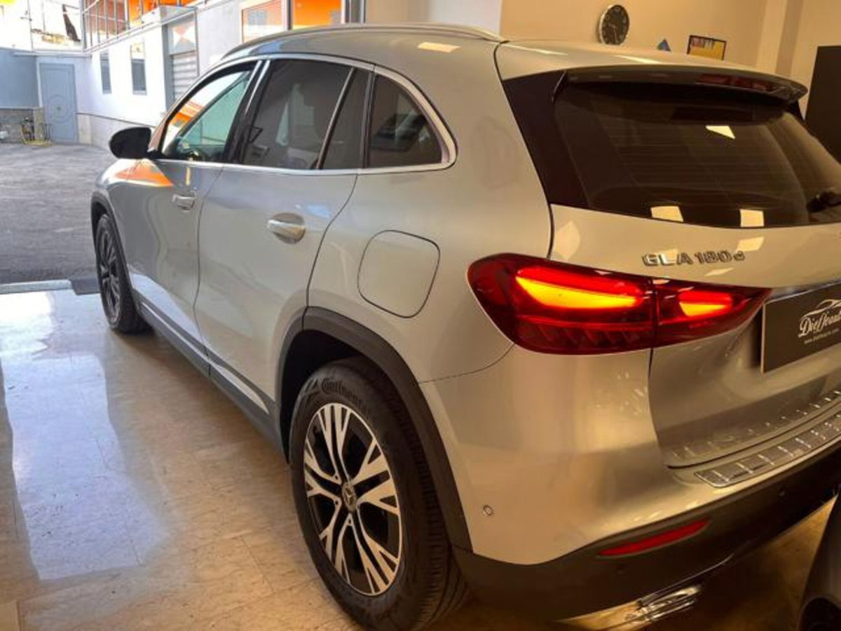Mercedes-Benz GLA SUV 180 d Progressive Advanced Plus auto (3)