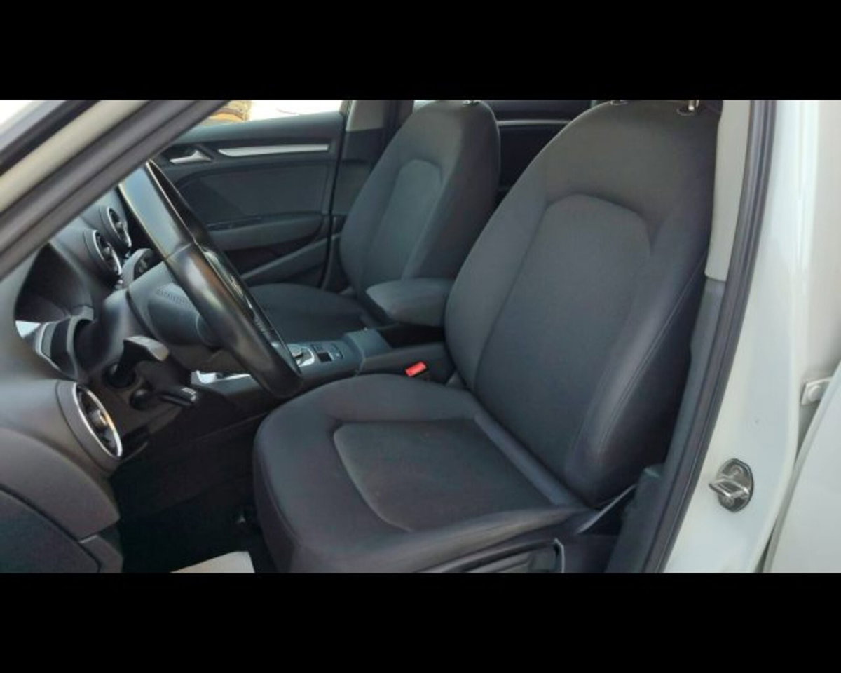 Audi A3 Sportback 30 g-tron S tronic Business (6)