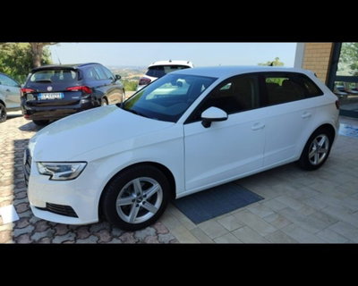 Audi A3 Sportback 30 g-tron S tronic Business (7)