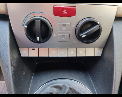 Lancia Ypsilon 1.3 MJT 75 CV Platino (16)