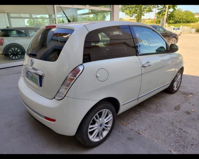 Lancia Ypsilon 1.3 MJT 75 CV Platino (8)