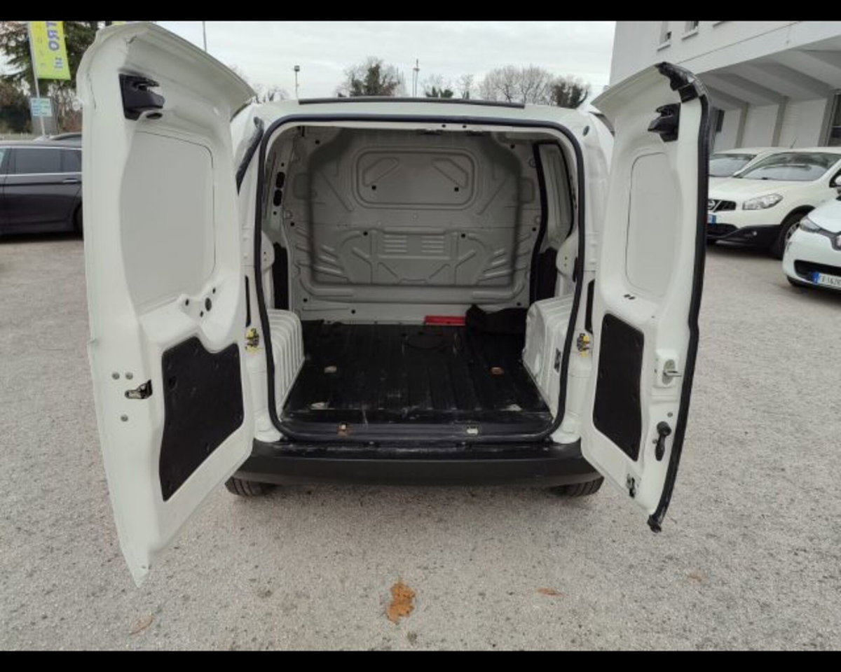 Fiat Fiorino 1.3 MJT 75CV Combi Semi Adventure (17)