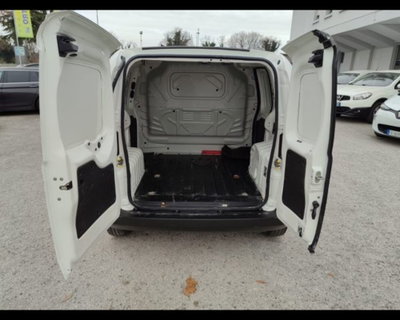 Fiat Fiorino 1.3 MJT 75CV Combi Semi Adventure (17)