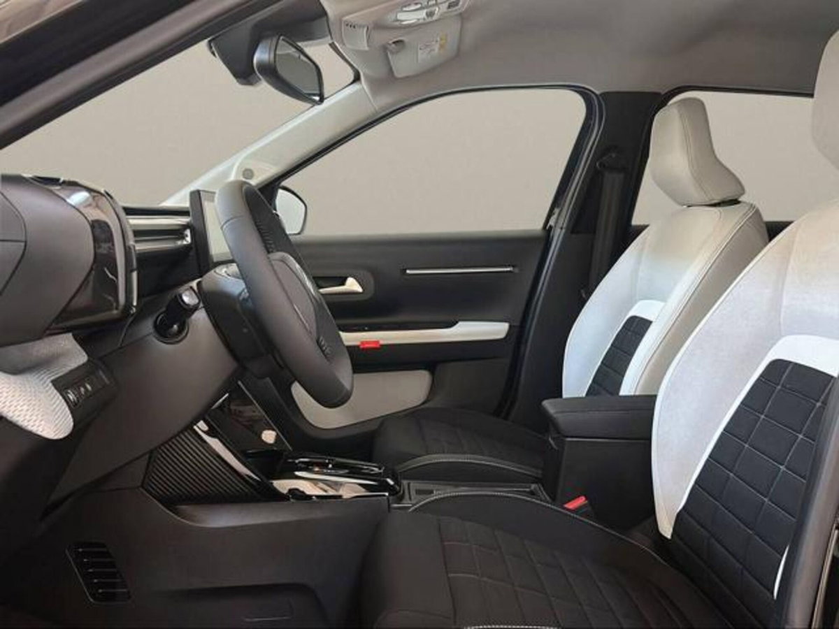 Citroen e-C3 44kWh elettrico Max 113cv (8)