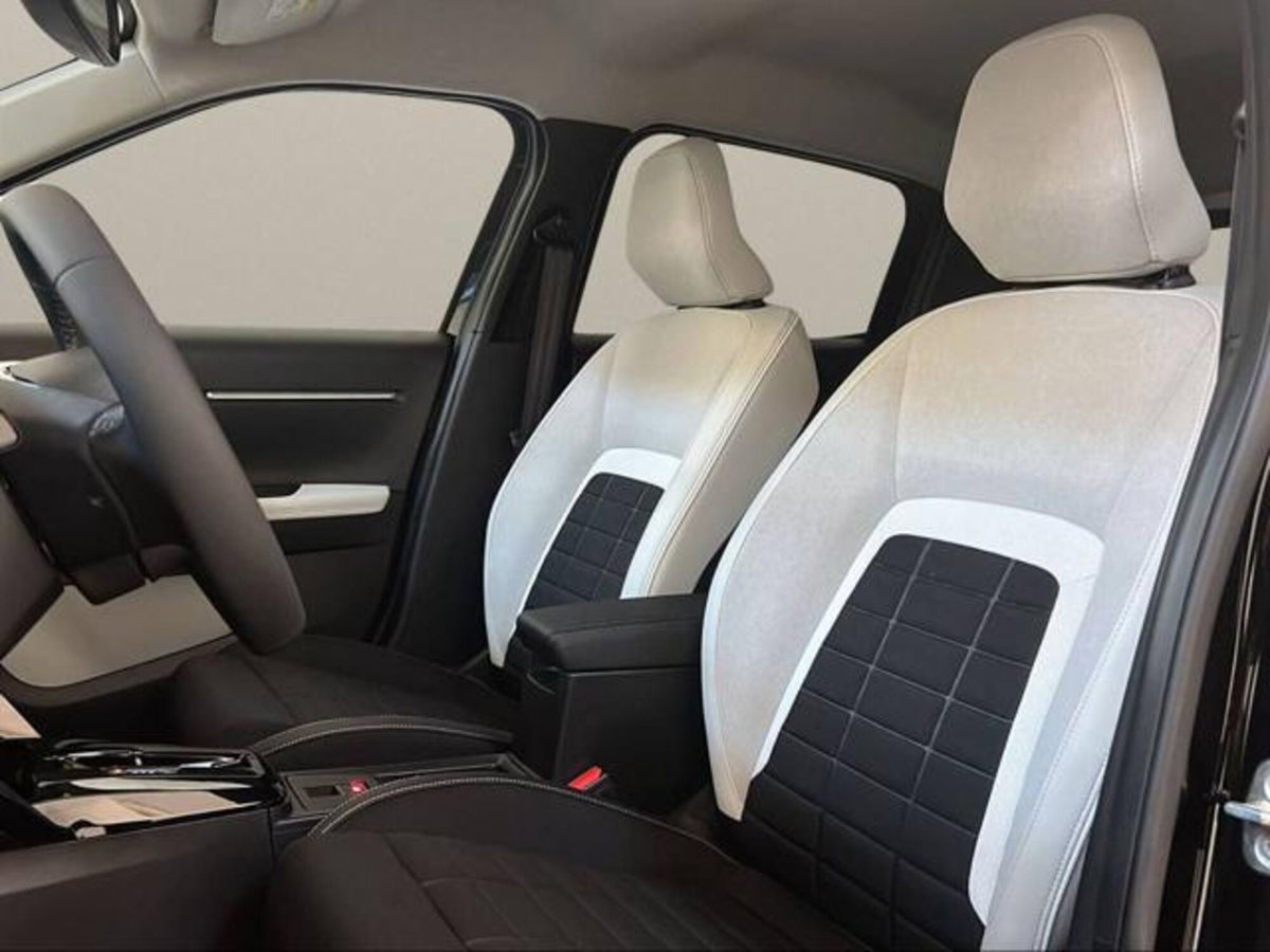 Citroen e-C3 44kWh elettrico Max 113cv (9)