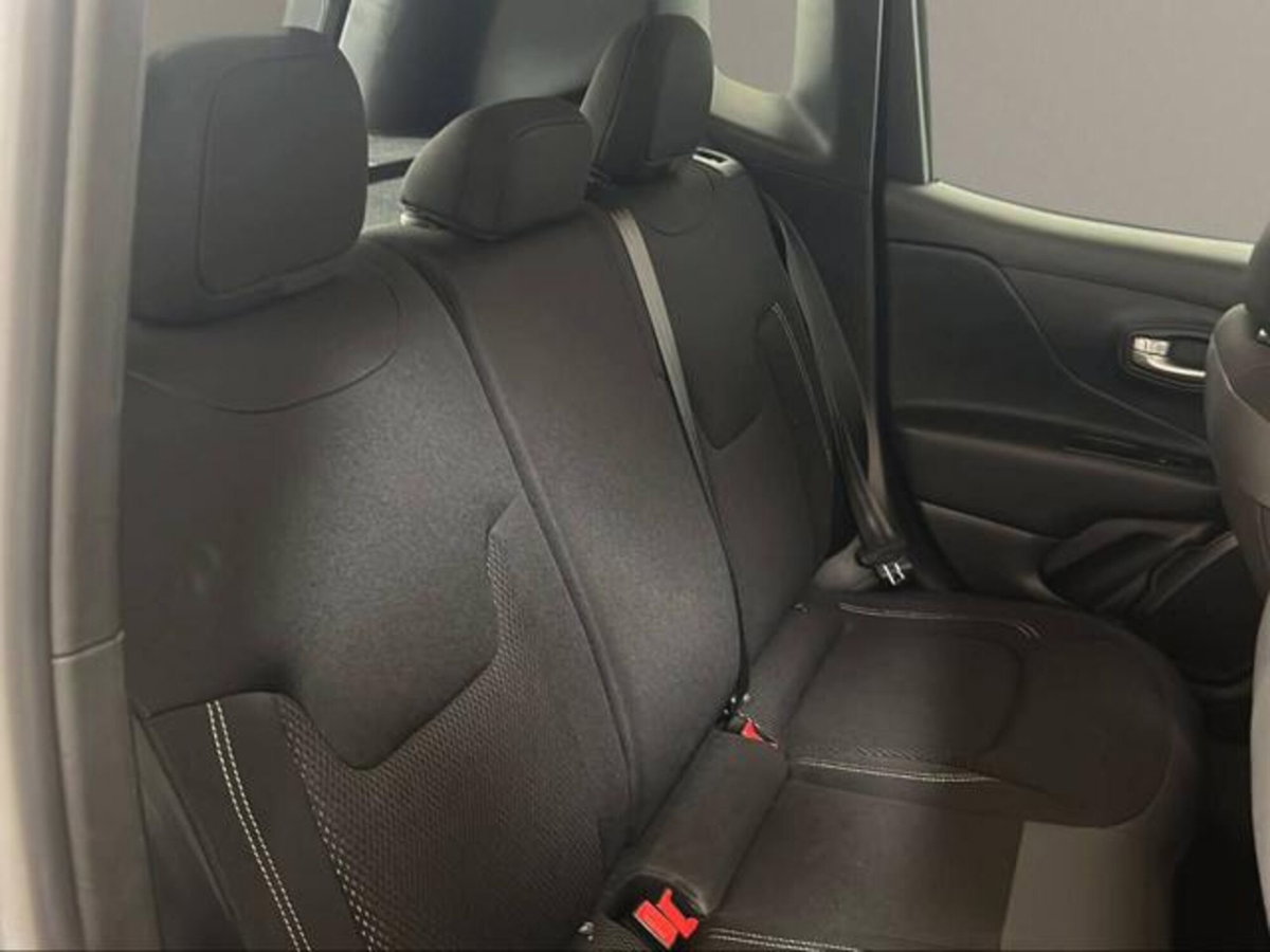 Jeep Renegade 1.5 turbo t4 mhev Summit 2wd dct (13)