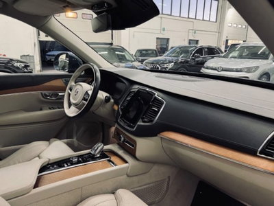 Volvo XC90 B5 (d) AWD Geartronic Inscription (9)