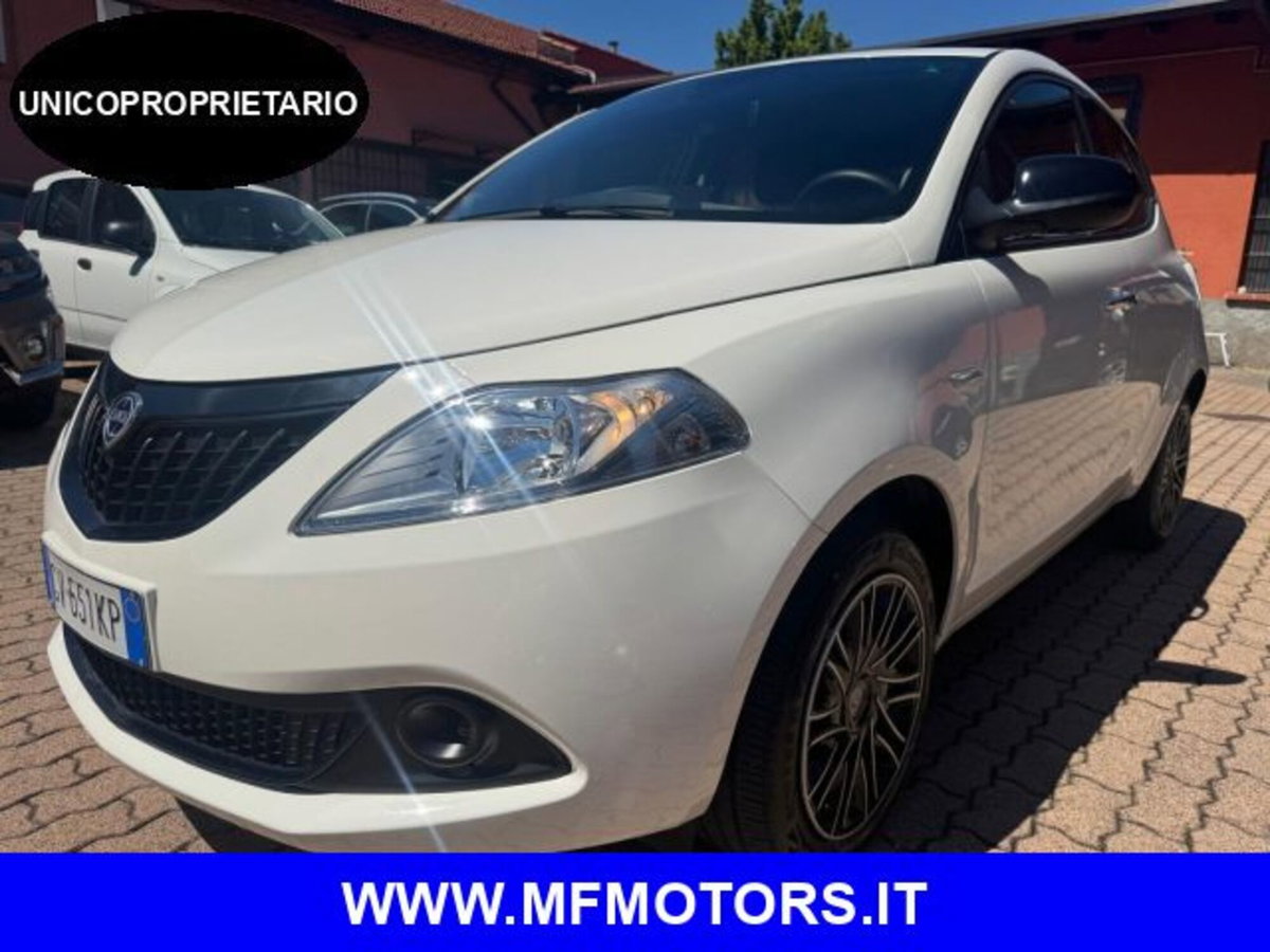 Lancia Ypsilon 1.0 FireFly 5 porte S&S Hybrid Ecochic A. Ferretti