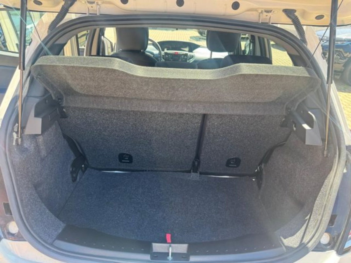 Lancia Ypsilon 1.0 FireFly 5 porte S&S Hybrid Ecochic A. Ferretti (16)