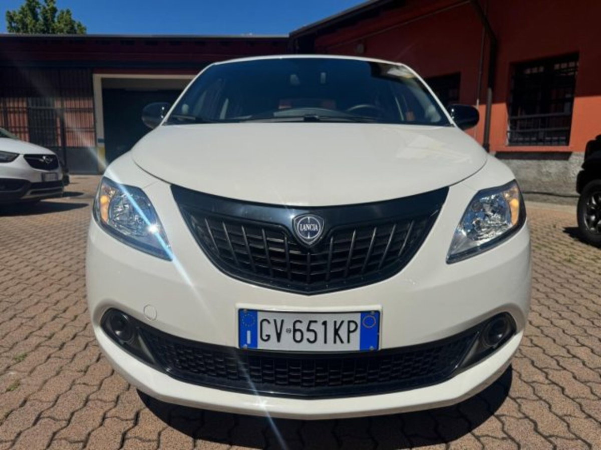 Lancia Ypsilon 1.0 FireFly 5 porte S&S Hybrid Ecochic A. Ferretti (3)