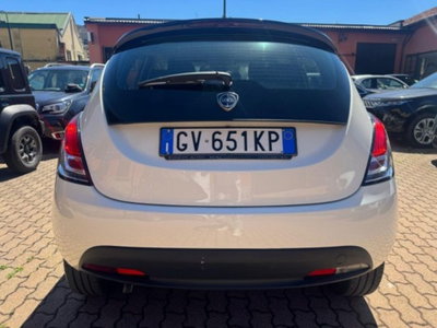 Lancia Ypsilon 1.0 FireFly 5 porte S&S Hybrid Ecochic A. Ferretti (5)
