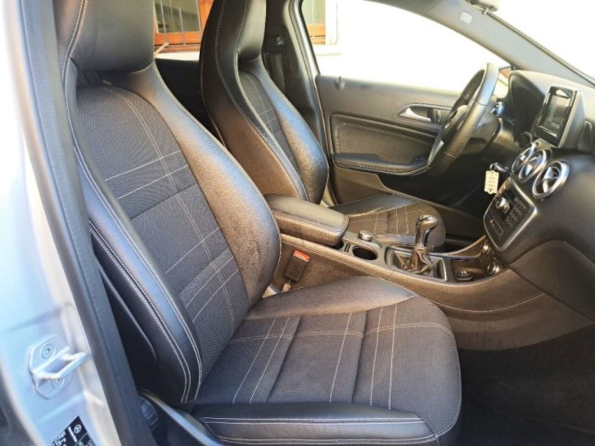 Mercedes-Benz Classe A 200 BlueEFFICIENCY Premium (10)