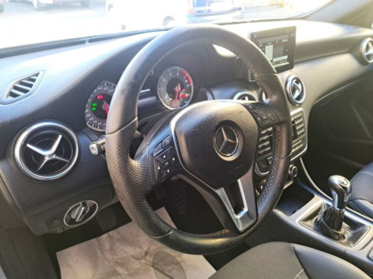 Mercedes-Benz Classe A 200 BlueEFFICIENCY Premium (14)