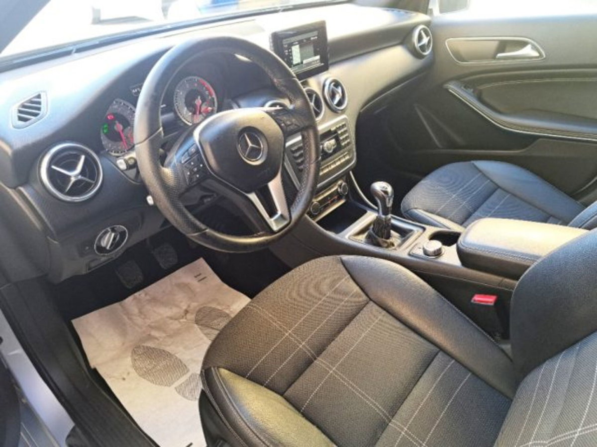 Mercedes-Benz Classe A 200 BlueEFFICIENCY Premium (7)