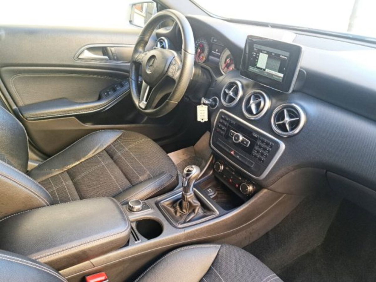 Mercedes-Benz Classe A 200 BlueEFFICIENCY Premium (9)