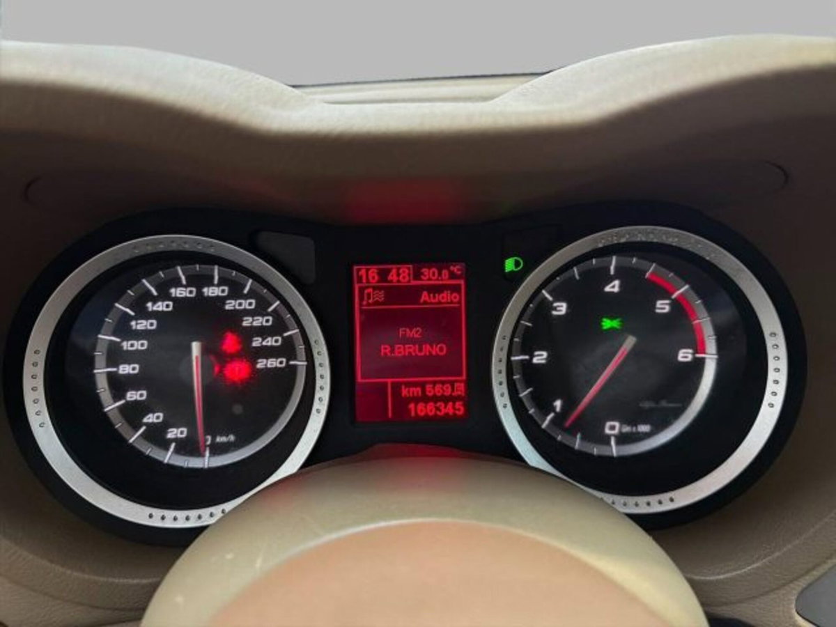 Alfa Romeo 159 1.9 JTDm 150CV Progression (9)