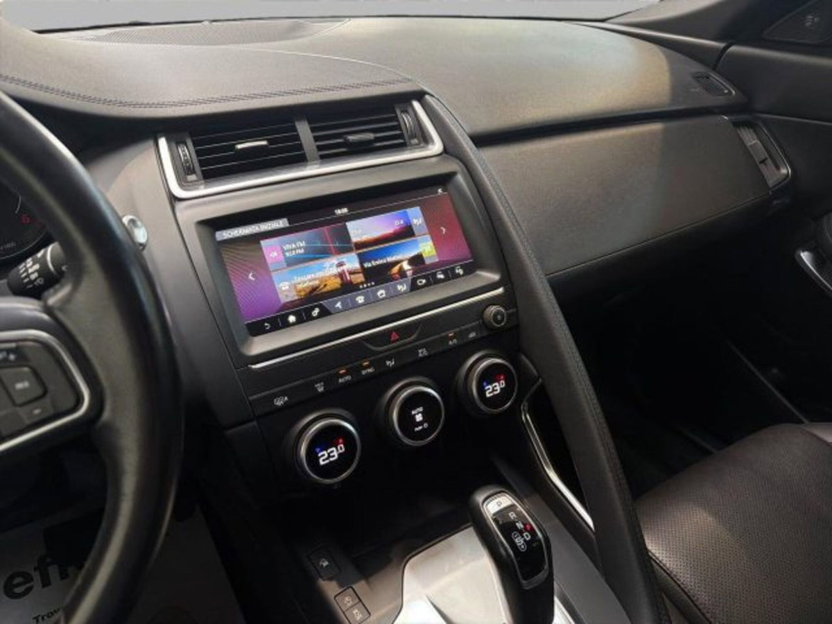 Jaguar E-Pace 2.0D 150 CV AWD aut. R-Dynamic HSE (10)