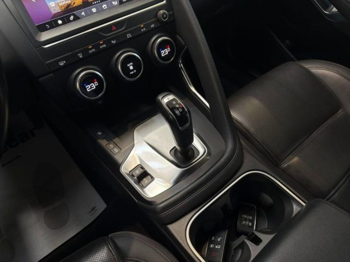 Jaguar E-Pace 2.0D 150 CV AWD aut. R-Dynamic HSE (11)