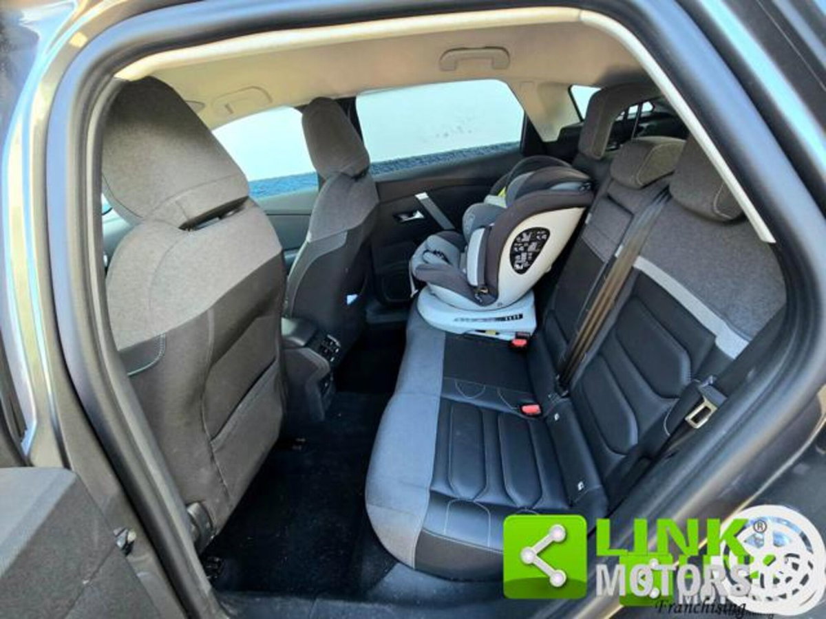 Citroen C4 PureTech 130 S&S EAT8 Shine (10)