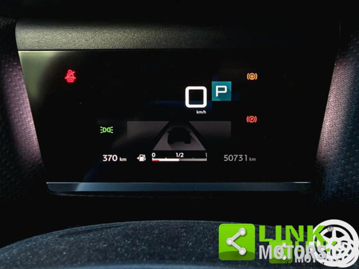 Citroen C4 PureTech 130 S&S EAT8 Shine (11)