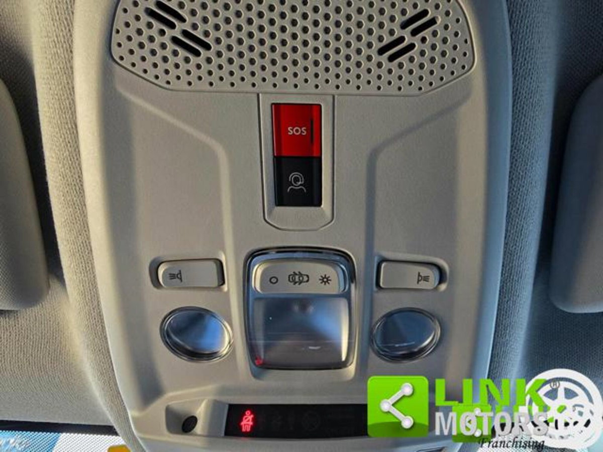 Citroen C4 PureTech 130 S&S EAT8 Shine (14)