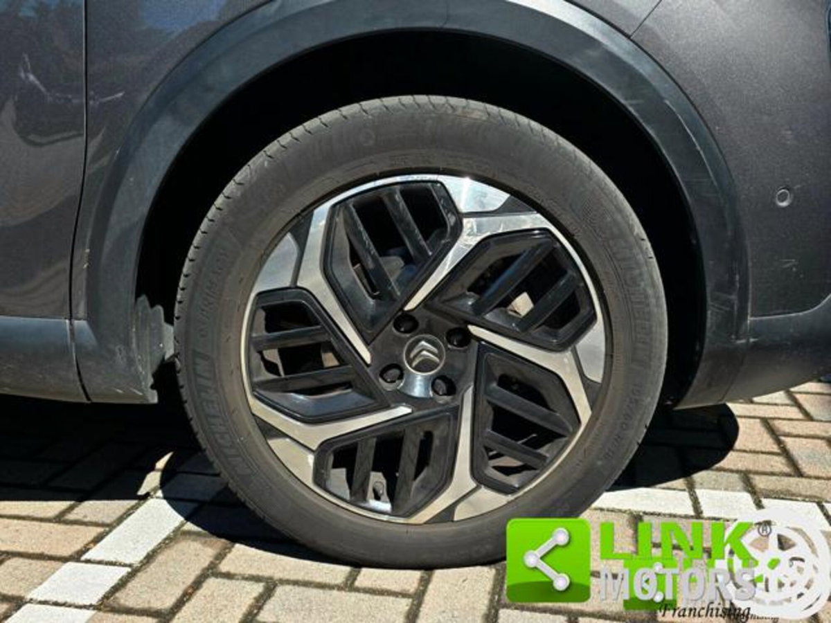Citroen C4 PureTech 130 S&S EAT8 Shine (7)