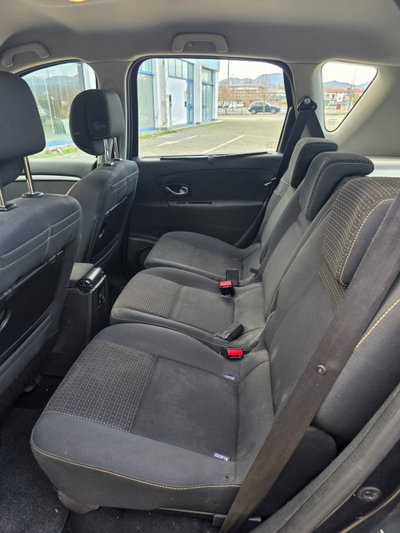 Renault Scenic E-Tech Electric 1.5 dCi 110CV Luxe (10)