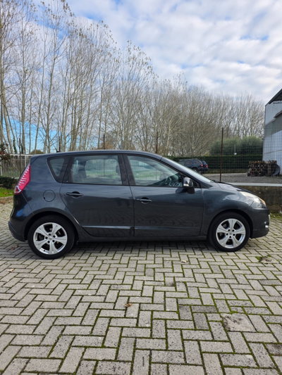 Renault Scenic E-Tech Electric 1.5 dCi 110CV Luxe (5)