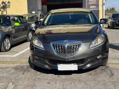 Lancia Delta 1.9 MJT Twinturbo DPF Oro (10)