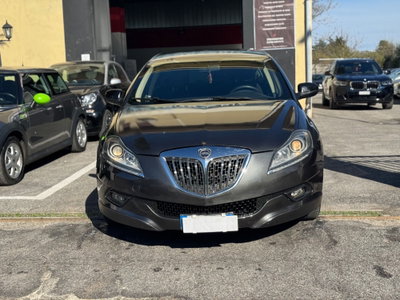 Lancia Delta 1.9 MJT Twinturbo DPF Oro (2)
