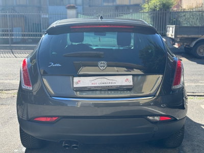 Lancia Delta 1.9 MJT Twinturbo DPF Oro (4)