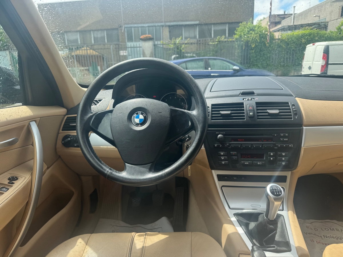 BMW X3 2.0i cat Futura (18)