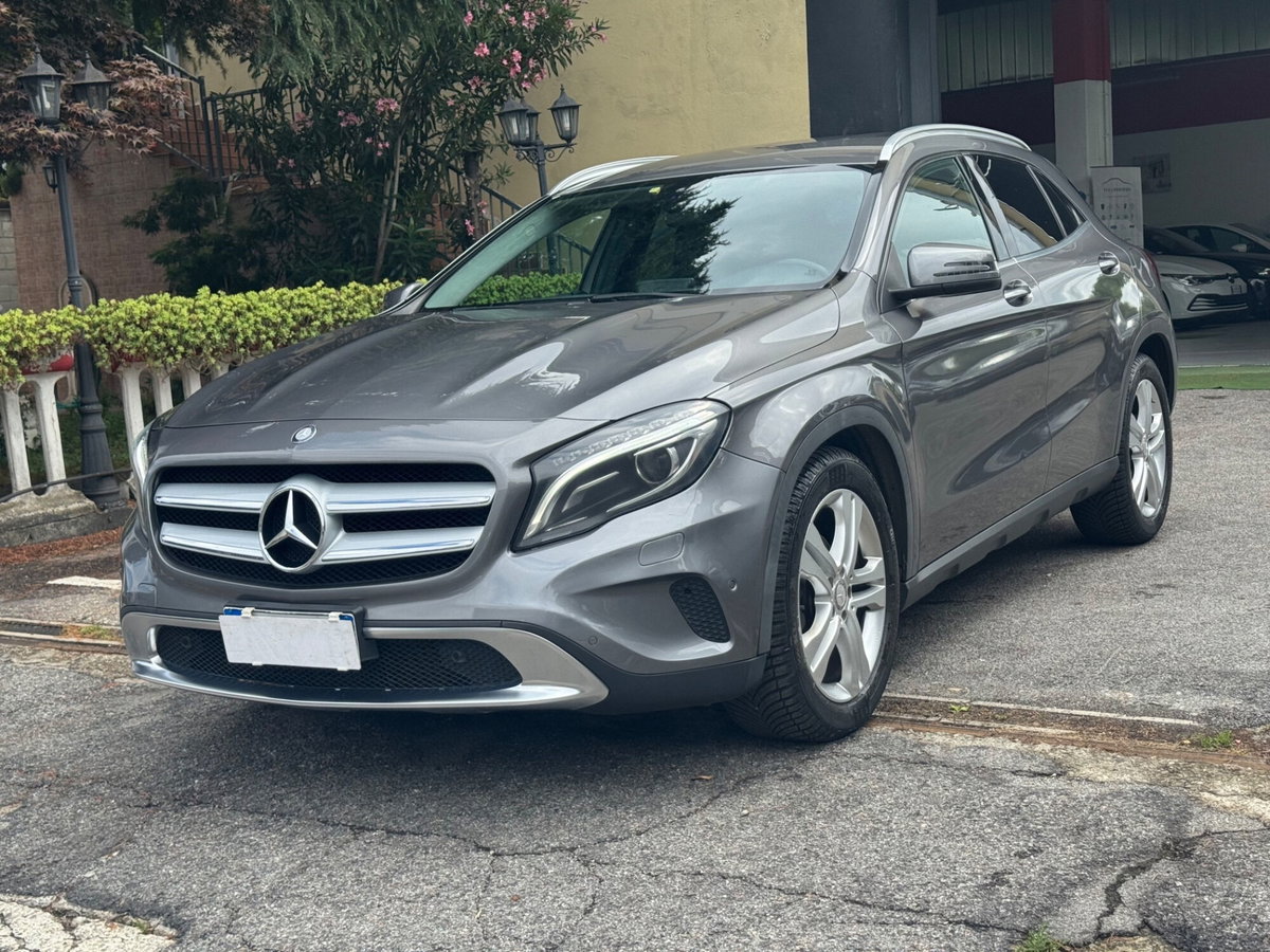 Mercedes-Benz GLA SUV 220 CDI Automatic 4Matic Premium