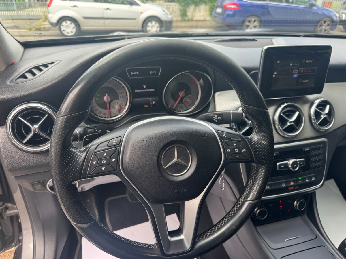 Mercedes-Benz GLA SUV 220 CDI Automatic 4Matic Premium (17)